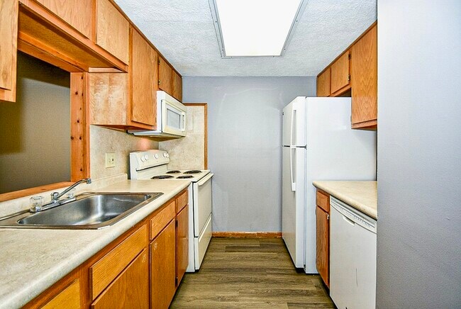 Building Photo - 6115 Island Dr NW