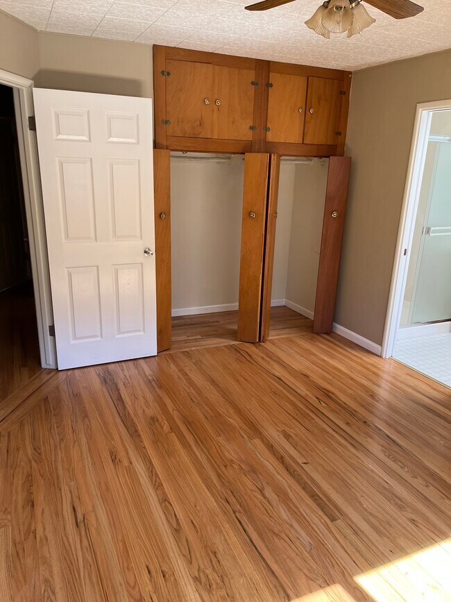 Foto del edificio - 3872 Santa Clara Way