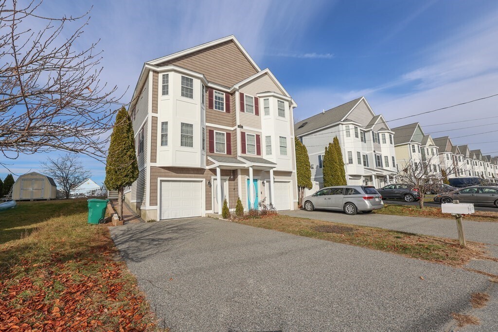 117 Manchester St, Lowell, MA 01852 Townhome Rentals in Lowell MA