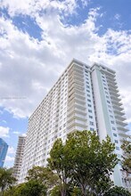 Building Photo - 500 Bayview Dr