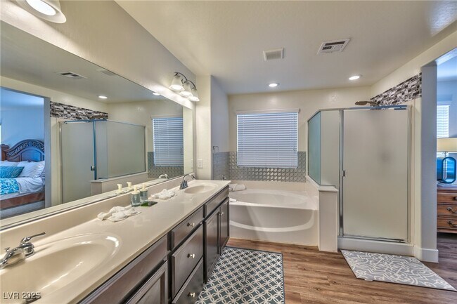 Foto del edificio - 5630 Aspen Heights Dr