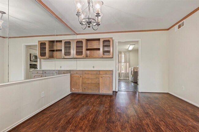 Foto del edificio - 7600 Burgoyne Dr.