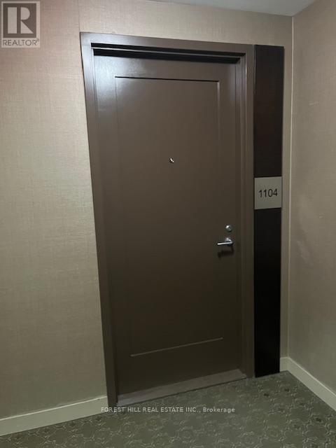 Building Photo - 320 Tweedsmuir Ave