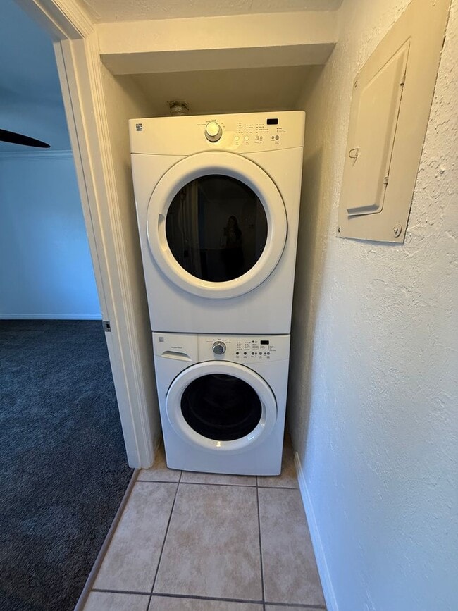 Foto del edificio - Spacious 2 bedroom 2 bathroom condo in gated community