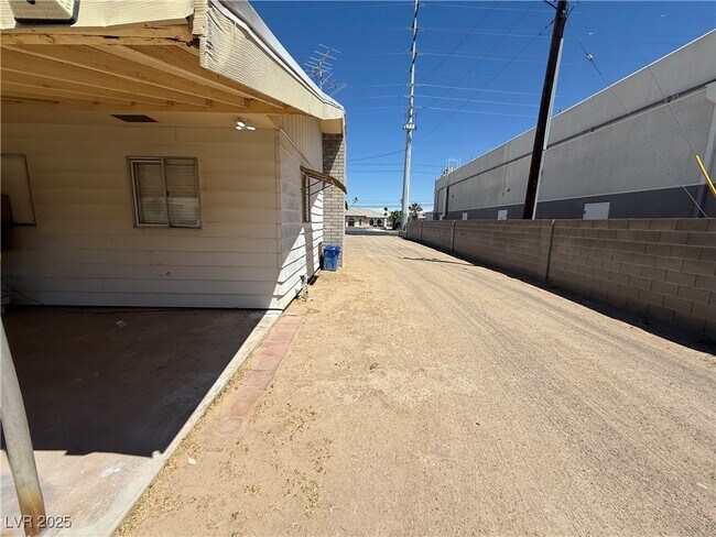 Foto del edificio - 5643 S Pecos Rd