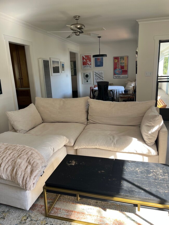 Living Room - 927 20th St