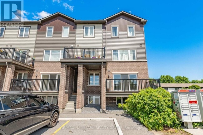 Building Photo - 415-415 Eldorado Private