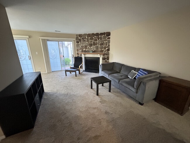 Building Photo - 7030 Park Ln Ct