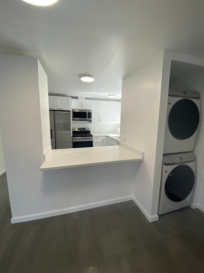 Building Photo - 3625 Midvale Ave