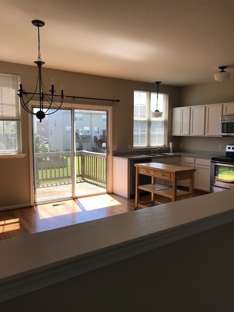 Building Photo - 34 Carrick Ln