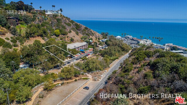 Building Photo - 3908 Las Flores Canyon Rd