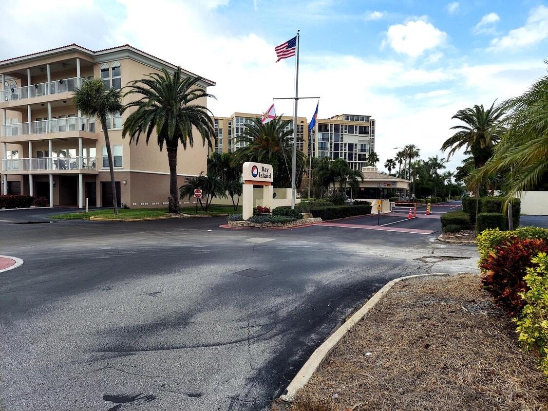 Primary Photo - 7645 Sun Island Dr S