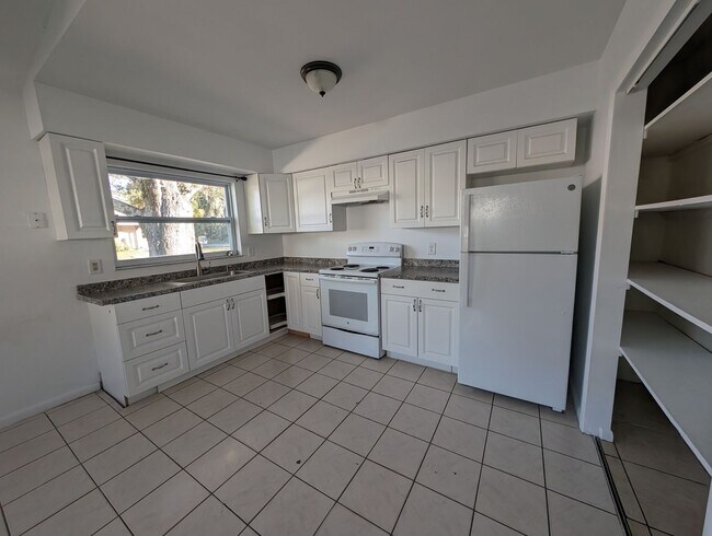 Foto del edificio - Nice 3/1 Crystal River Duplex Available