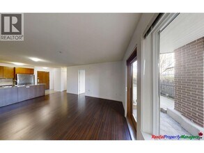 Building Photo - 5885 Irmin St