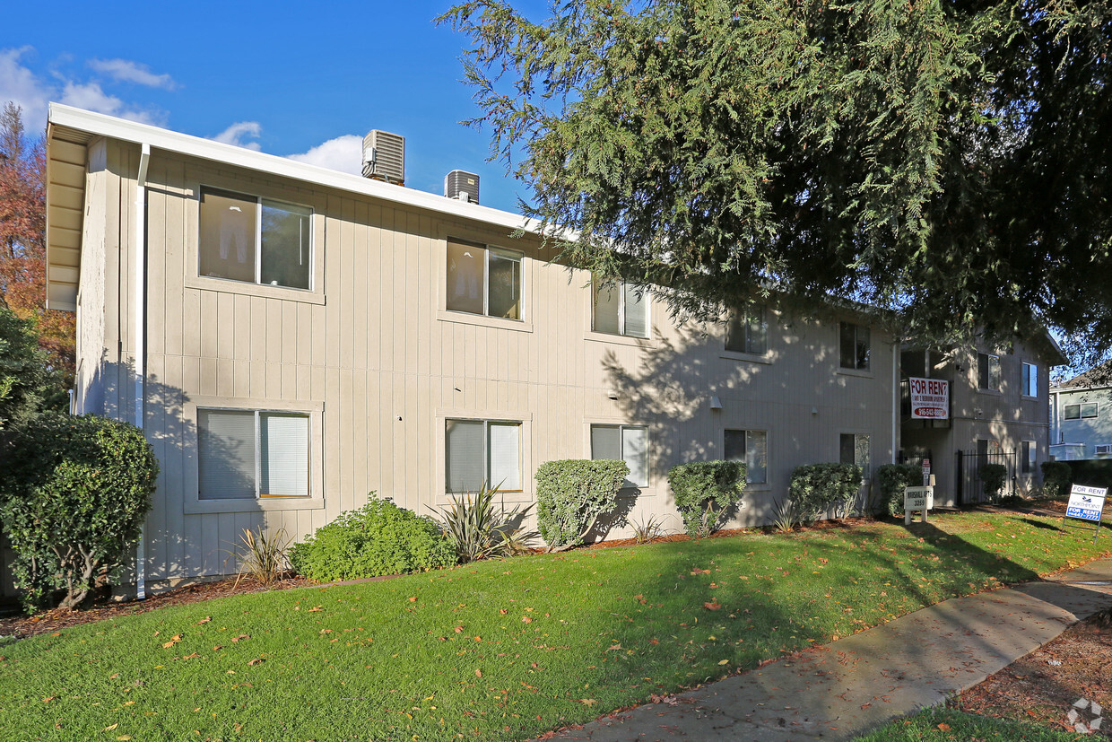 Primary Photo - Marshall Apartments