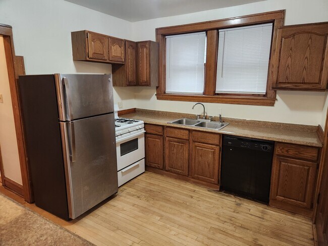 Foto del edificio - 2336 W Waveland Ave