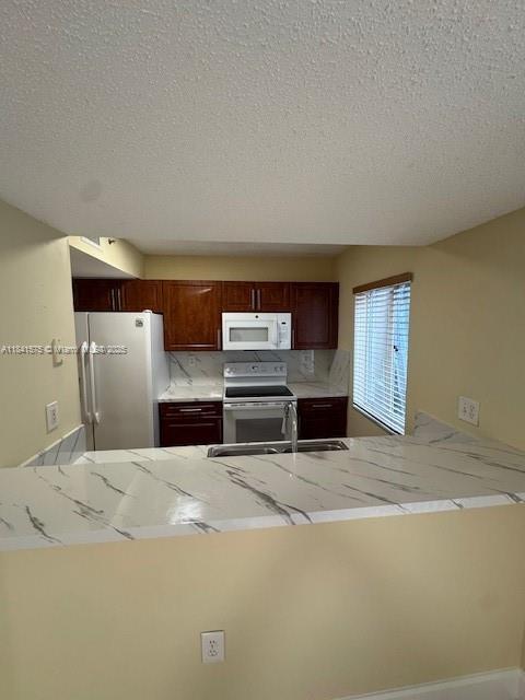 Building Photo - 210 Riviera Cir