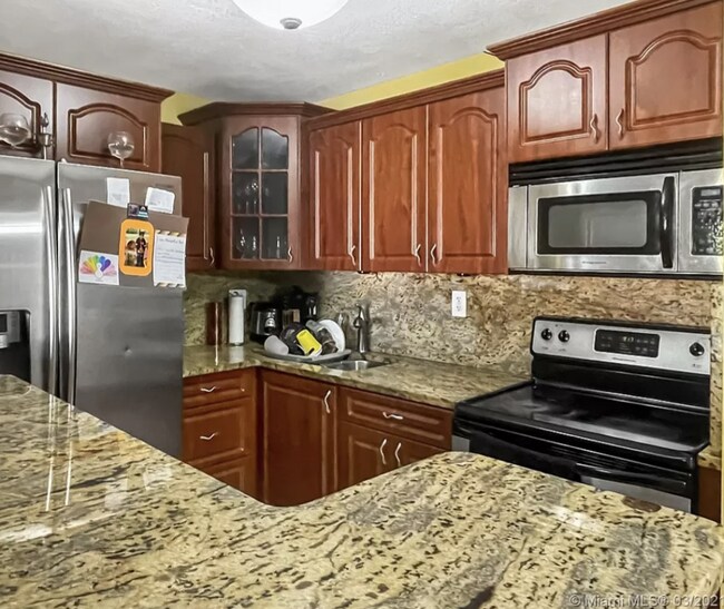 Foto del edificio - 7230 NW 179th St