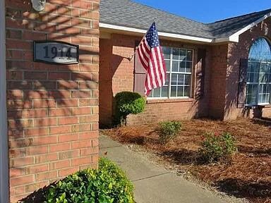 Foto del edificio - 1914 Sparrow Ln