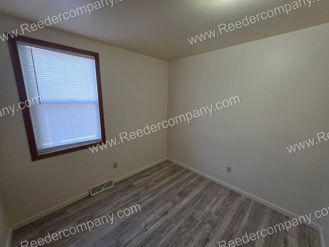 Building Photo - 203 142nd St