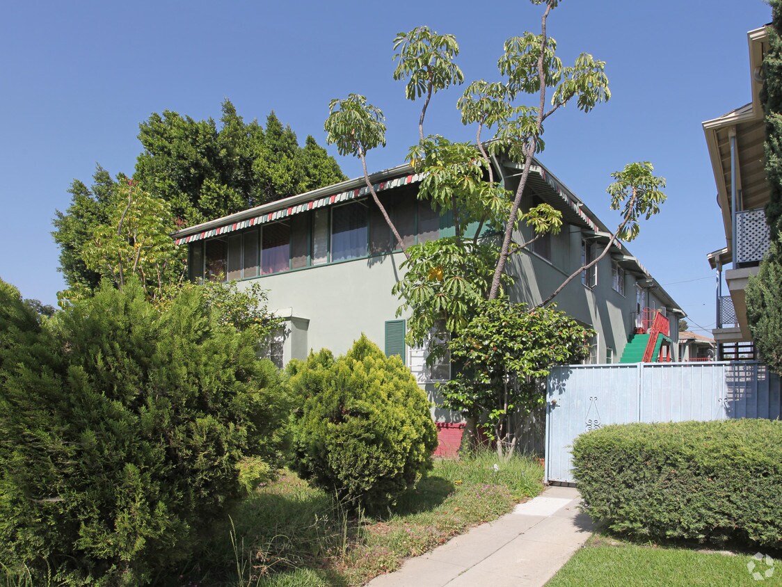 Building Photo - 600-610 E Lexington Dr