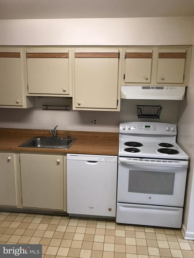 6 Mullingar Ct Unit 301, LuthervilleTimonium, MD 21093 Condo for