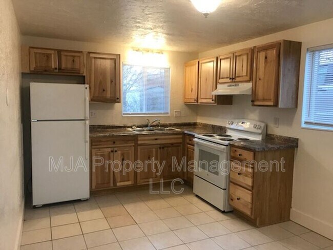Building Photo - 655 S 1000 W