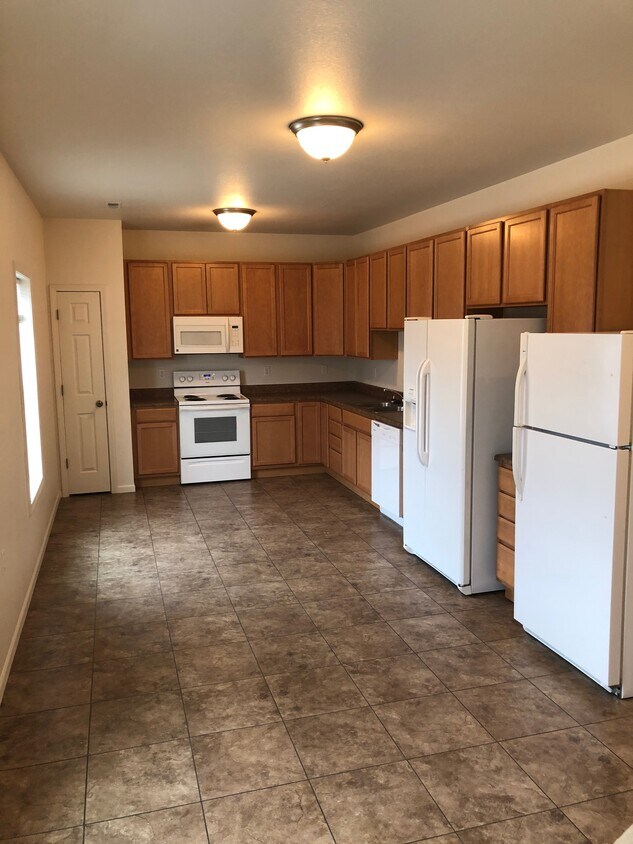 305 E 17th St Unit A, Rolla, MO 65401 Apartments in Rolla, MO