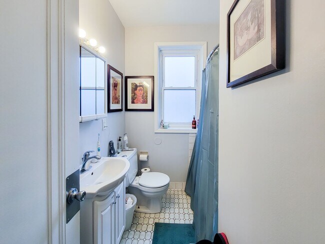 Foto del edificio - 3706 N Sheffield Ave