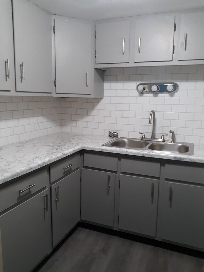 Kitchen - 1000 E Lafayette St