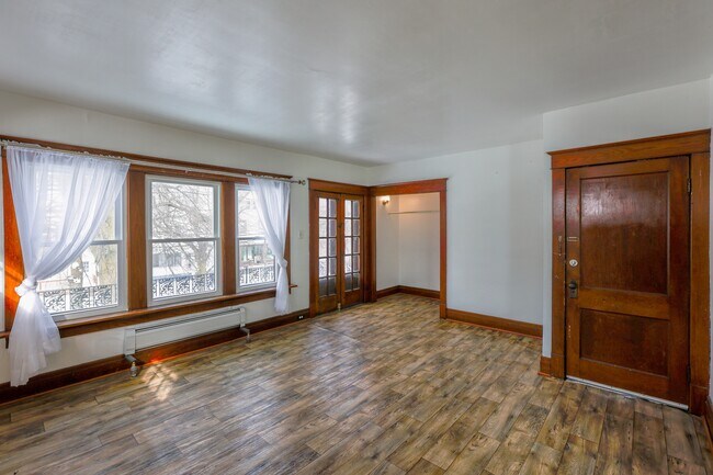 Building Photo - 79 Ideal St