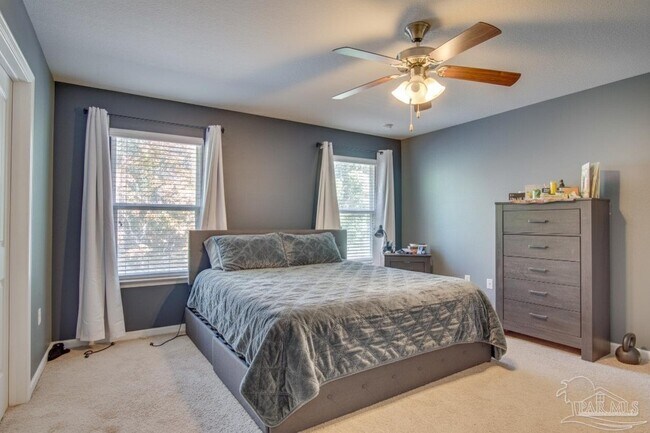 Foto del edificio - 172 Creekview Dr