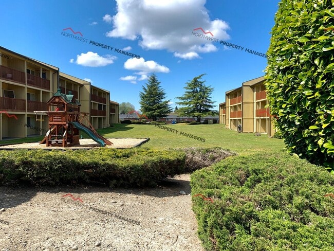 Interior Photo - r45a Laurel Court Apts.