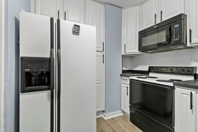 Building Photo - 1846 Harlan Rd