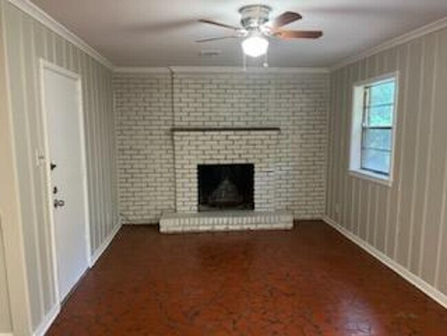 Foto del edificio - Available Now! MOVE IN SPECIAL HALF OFF FI...