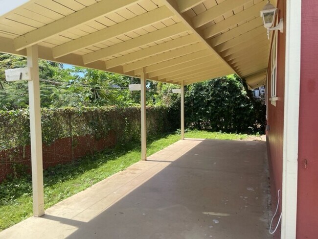 Building Photo - 2 bedroom/2Bath House