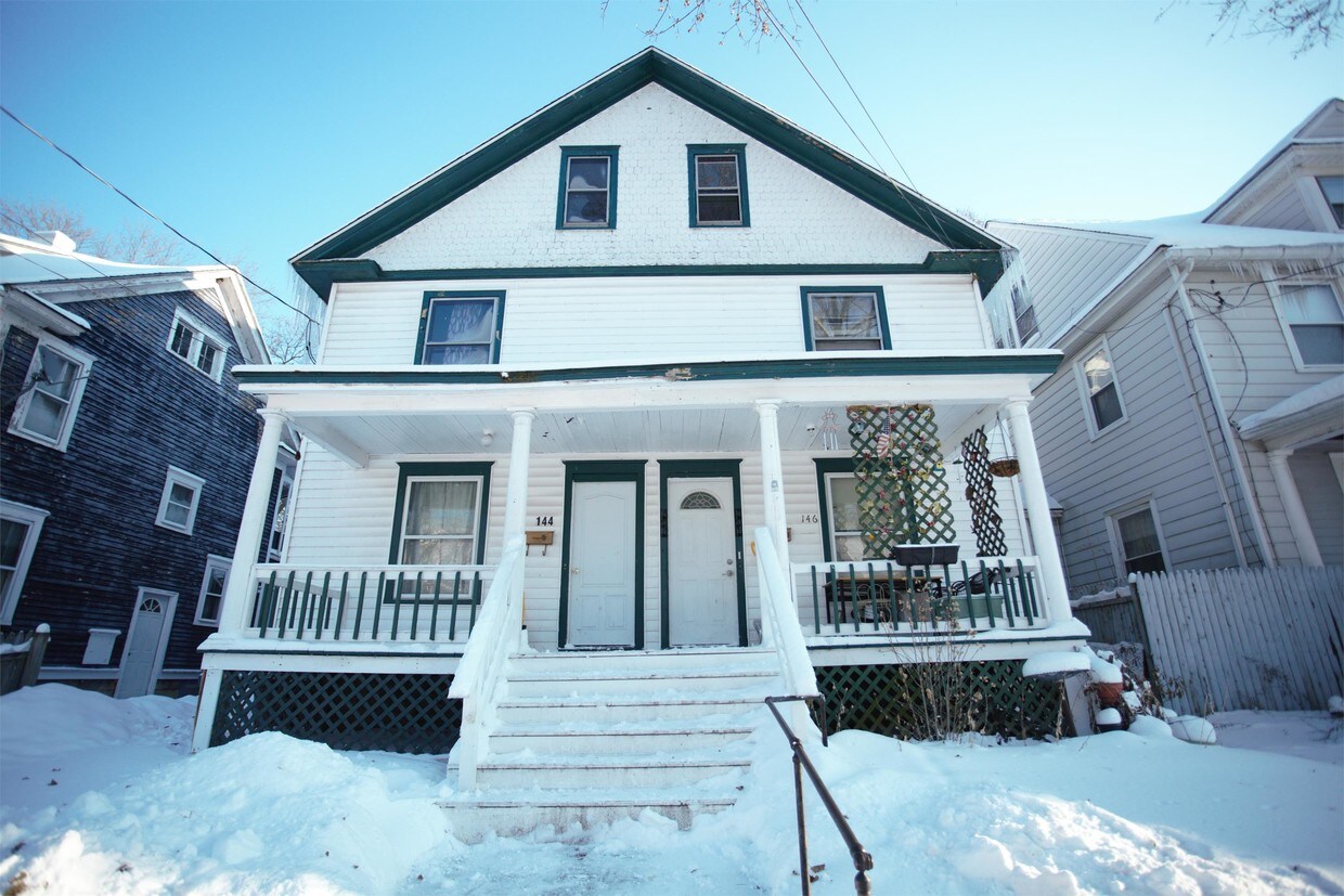 Foto principal - 144 Woodlawn Ave