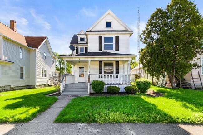 Foto del edificio - 219 Woodbine Ave