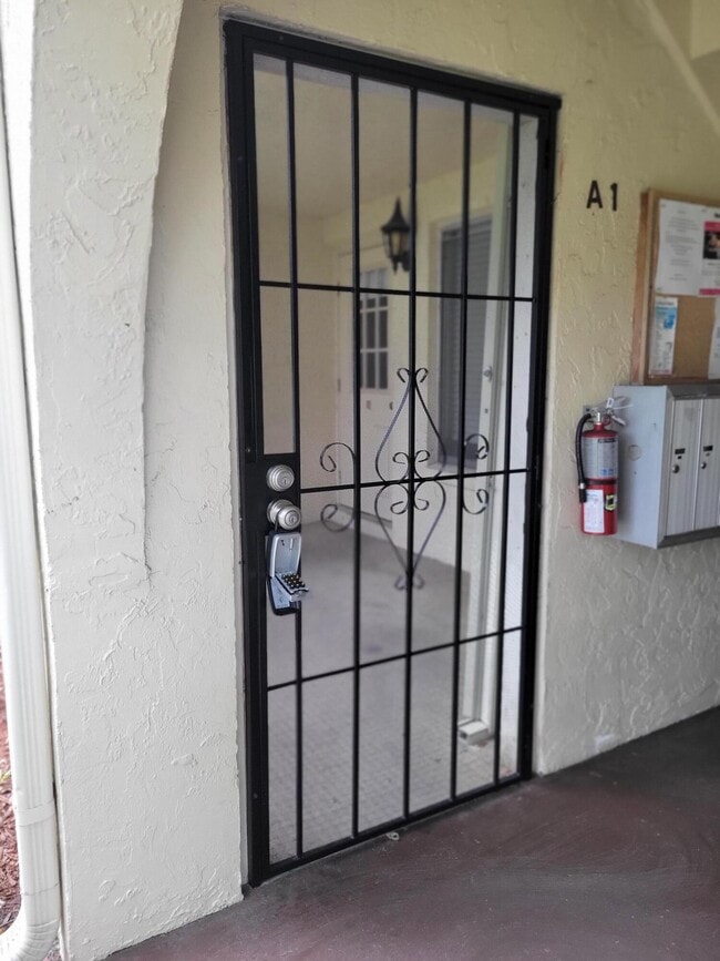 Foto del edificio - 5993 La Pinata Blvd