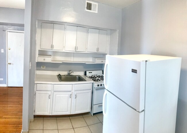 Foto del edificio - 4355 S Sawyer Ave