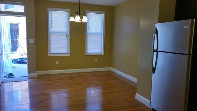 Foto del edificio - 2615 N Douglas St