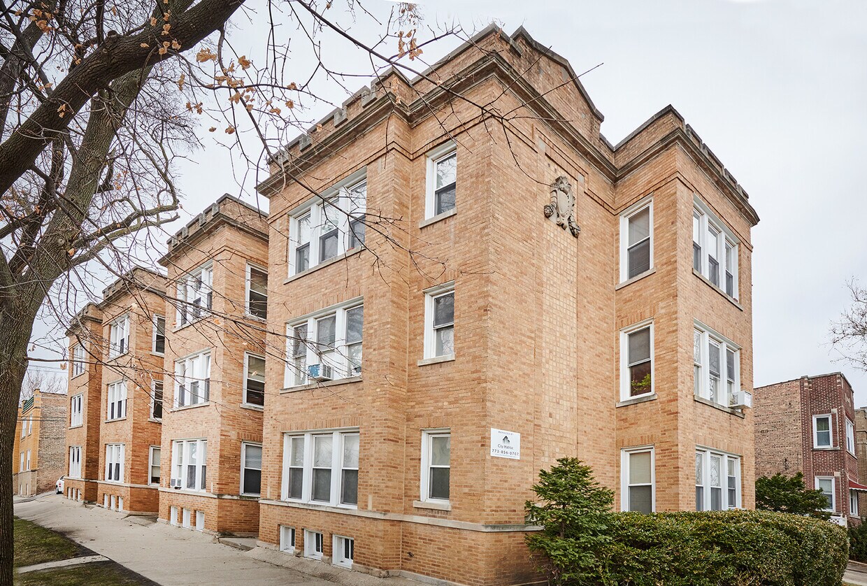 Primary Photo - 2540 W Thorndale Ave