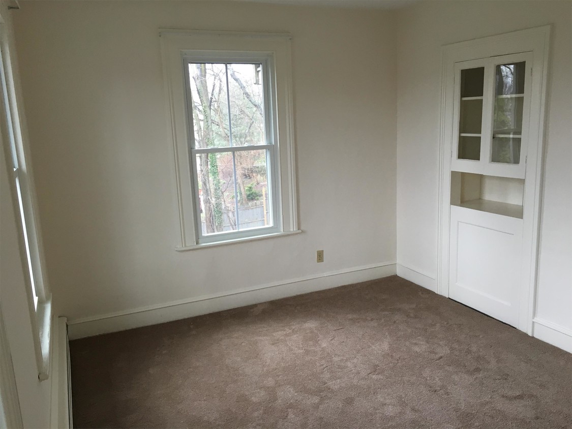 Primary Photo - 128 Millville Ave
