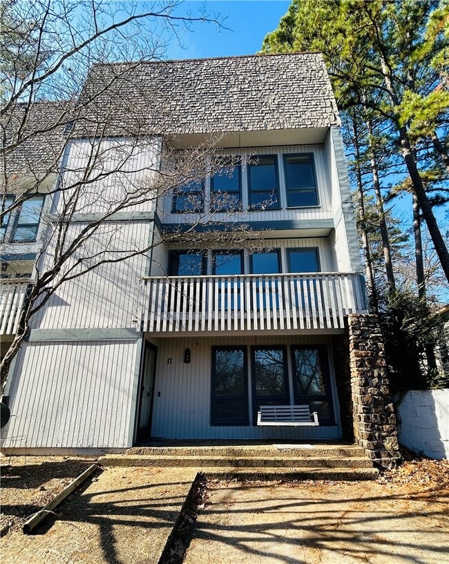 Building Photo - 17 Dogwood Dr