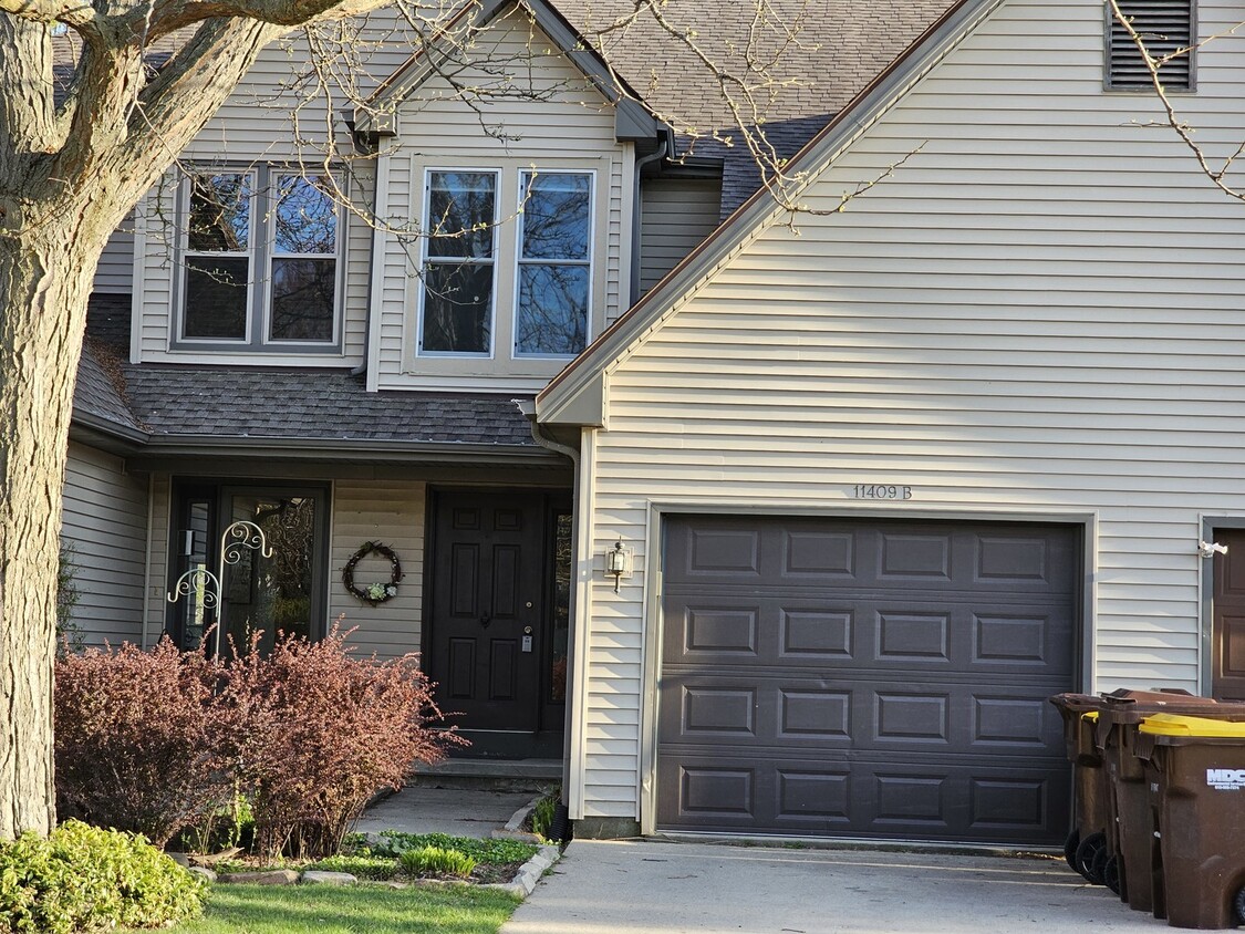 11409 Douglas Ave, Huntley, IL 60142 Townhome Rentals in Huntley IL