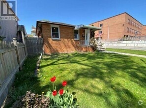 Building Photo - 849 Dougall Ave