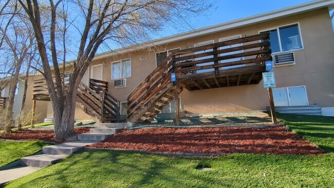 Foto del edificio - 1709 Oakshire Ln