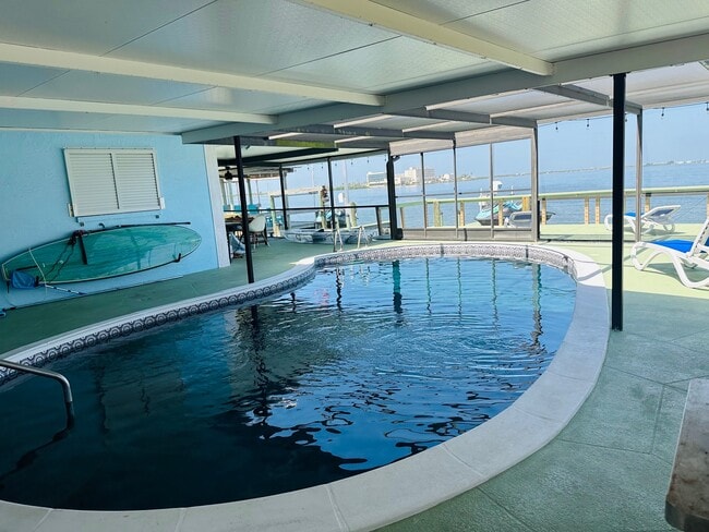 Foto del edificio - 498 Brightwaters Dr