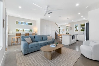 Building Photo - 2A Sanchez Cove