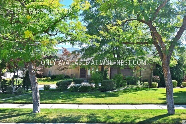 Building Photo - Incredible 5 Bedroom Willow Creek Home! No...
